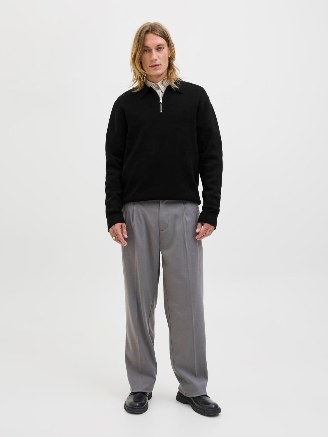model_shot-front_full